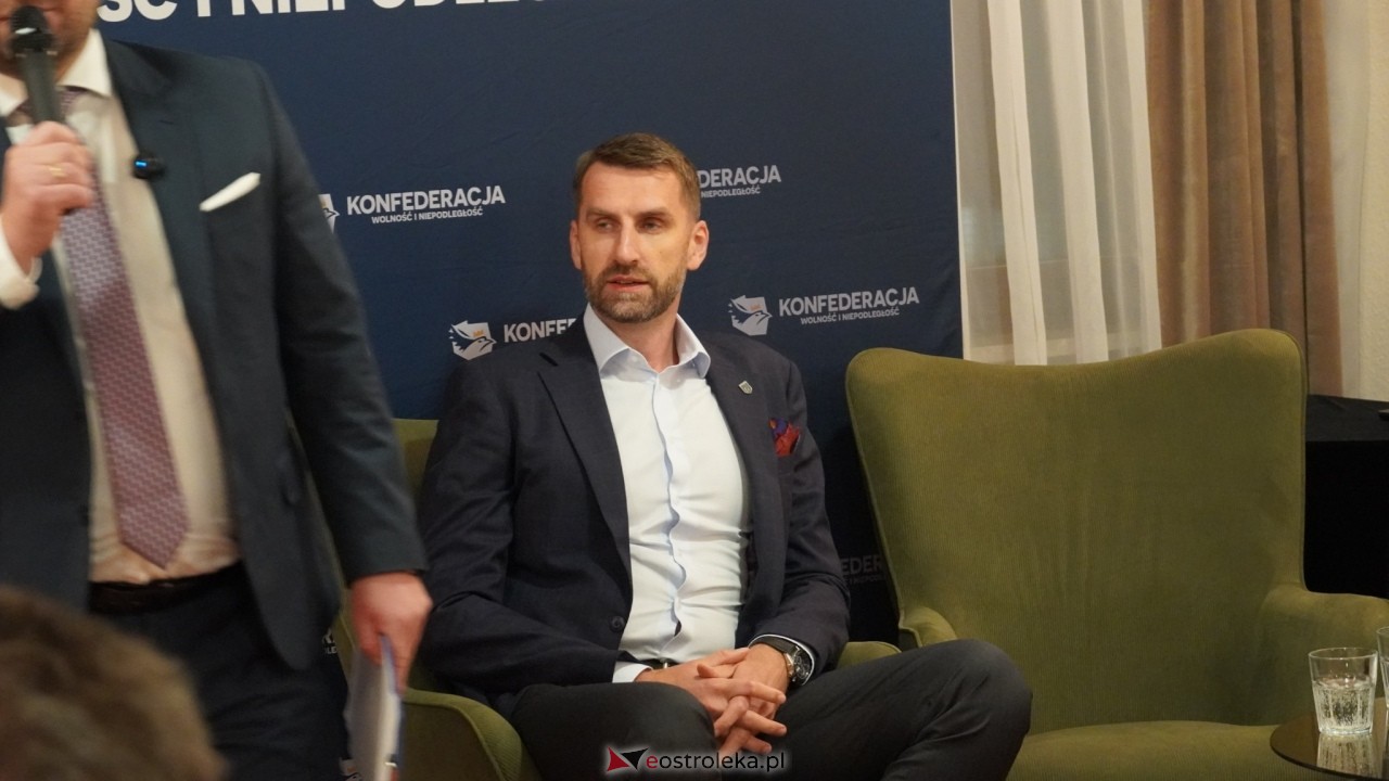 Spotkanie lokalnych struktur Konfederacji w Ostrołęce z Marcinem Możdżonkiem [28.10.2026] - zdjęcie #31 - eOstroleka.pl