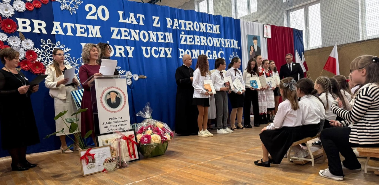 Obchody 20-lecia nadania szkole w Surowem imienia Brata Zenona Żebrowskiego [28.10.2026] - zdjęcie #10 - eOstroleka.pl