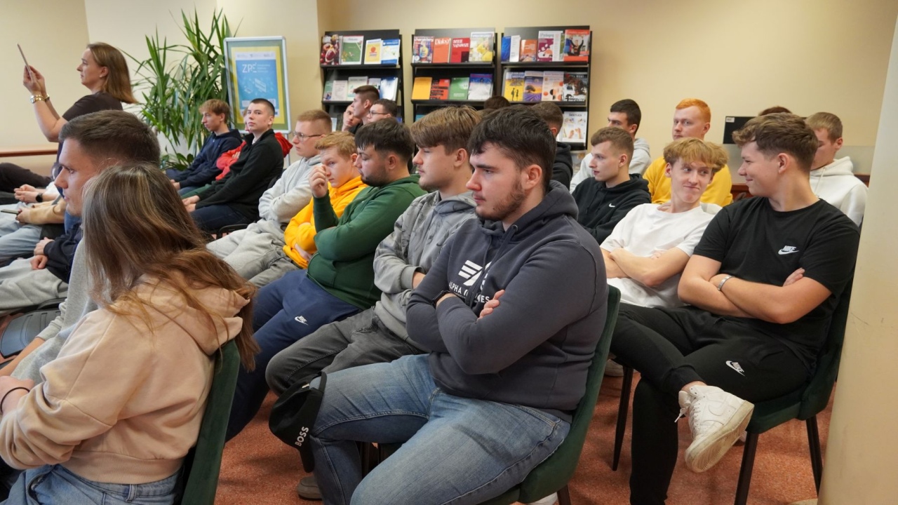Spotkanie autorskie z Jakubem Rutką w Bibliotece Pedagogicznej w Ostrołęce [29.10.2026] - zdjęcie #16 - eOstroleka.pl