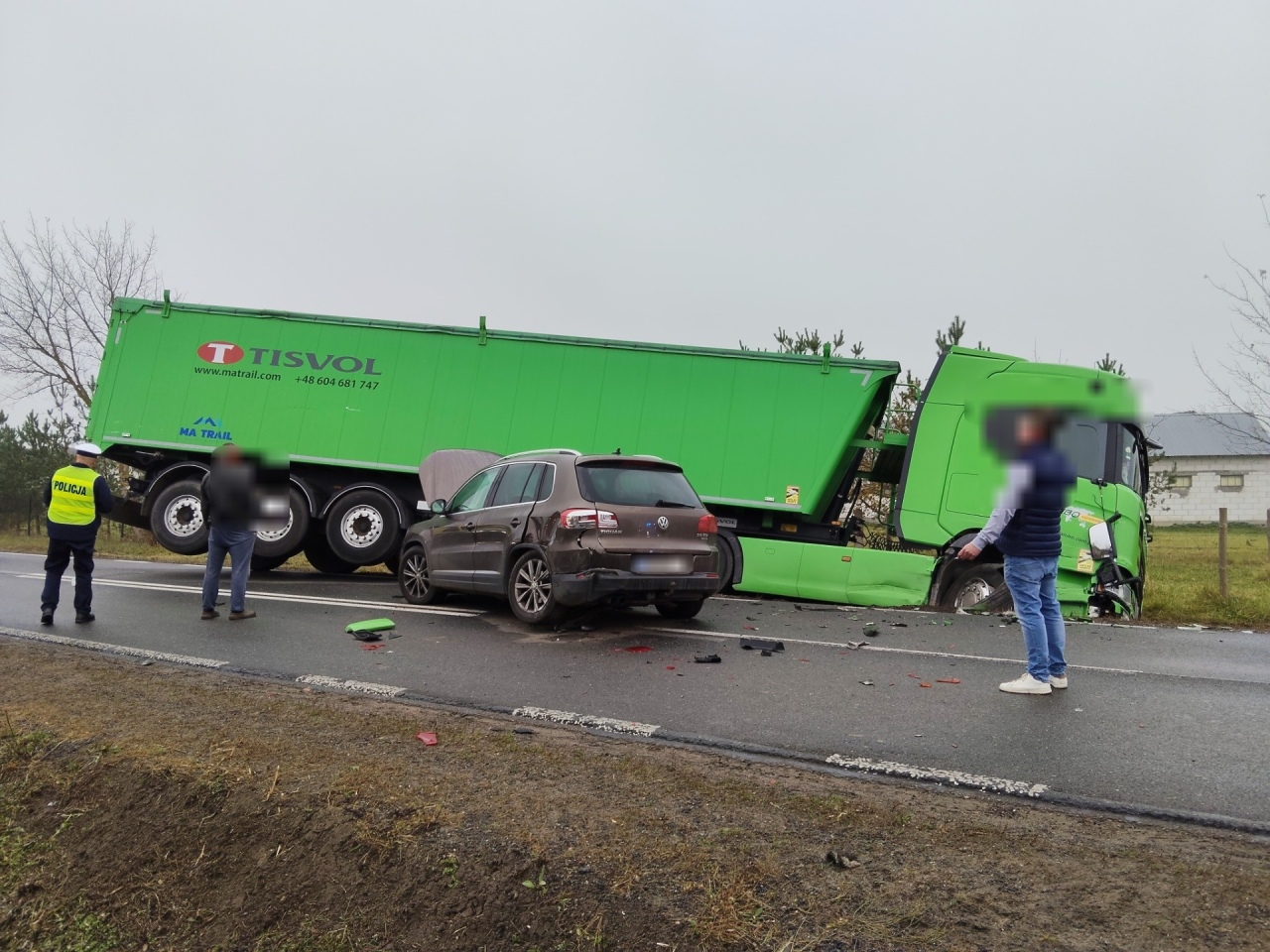 Wypadek w Dylewie [29.10.2026] - zdjęcie #2 - eOstroleka.pl