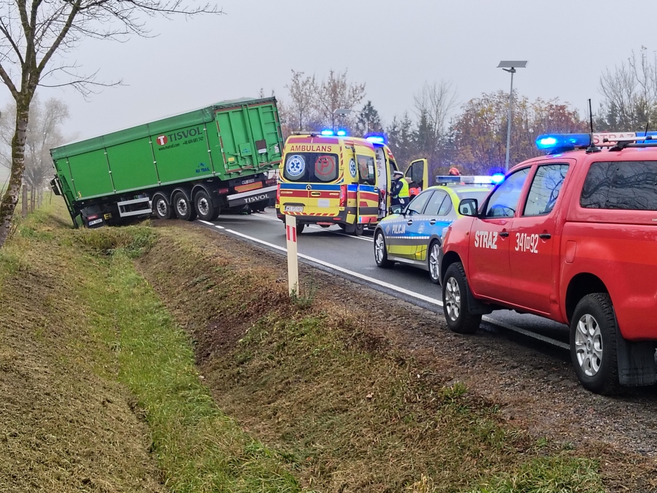 Wypadek w Dylewie [29.10.2026] - zdjęcie #15 - eOstroleka.pl