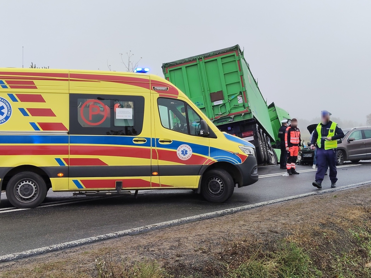 Wypadek w Dylewie [29.10.2026] - zdjęcie #9 - eOstroleka.pl
