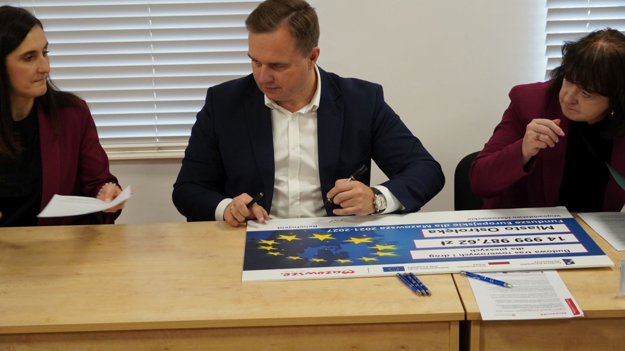 Podpisanie umów w ramach programu Fundusze Europejskie dla Mazowsza 2021–2027 [30.10.2026] - zdjęcie #64 - eOstroleka.pl