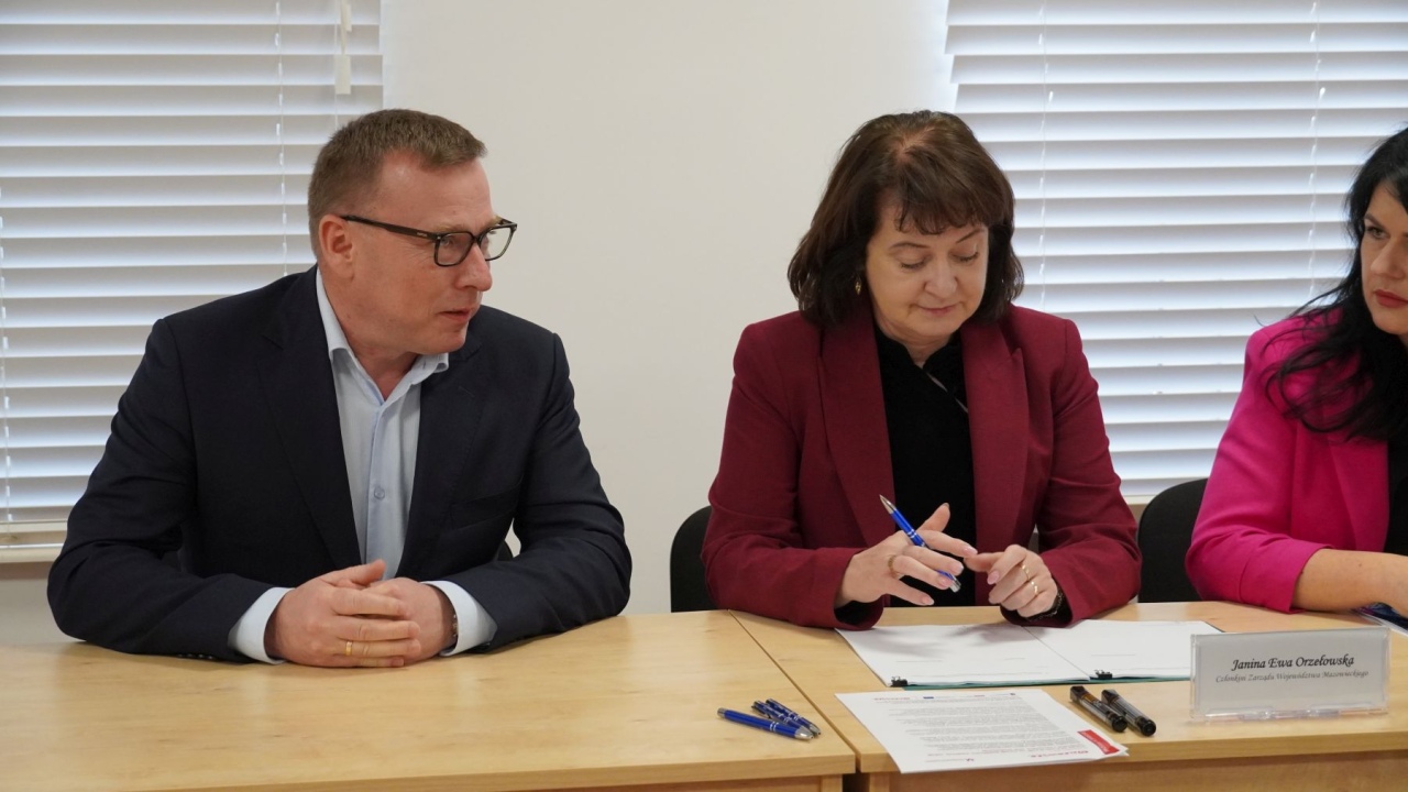 Podpisanie umów w ramach programu Fundusze Europejskie dla Mazowsza 2021–2027 [30.10.2026] - zdjęcie #54 - eOstroleka.pl