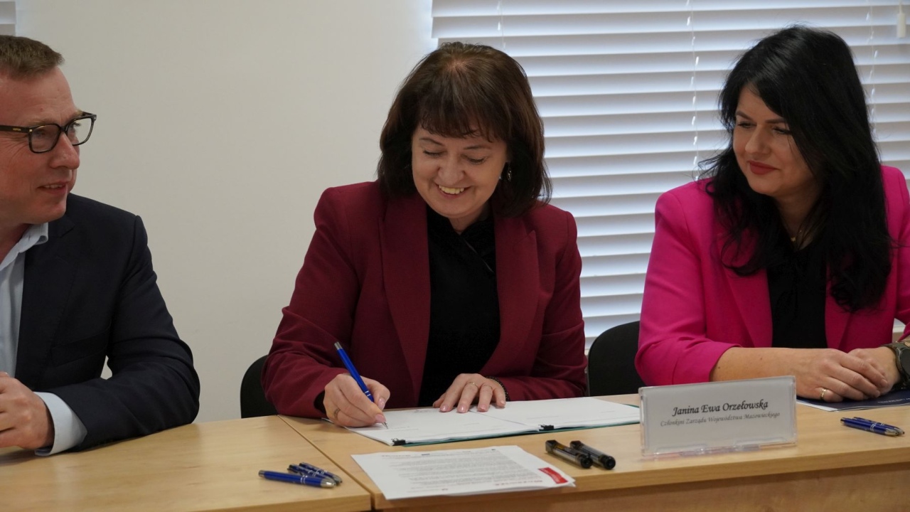 Podpisanie umów w ramach programu Fundusze Europejskie dla Mazowsza 2021–2027 [30.10.2026] - zdjęcie #52 - eOstroleka.pl