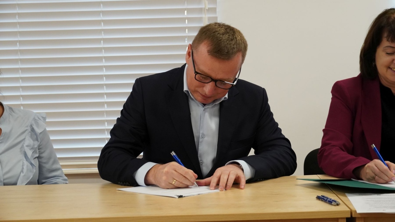 Podpisanie umów w ramach programu Fundusze Europejskie dla Mazowsza 2021–2027 [30.10.2026] - zdjęcie #51 - eOstroleka.pl