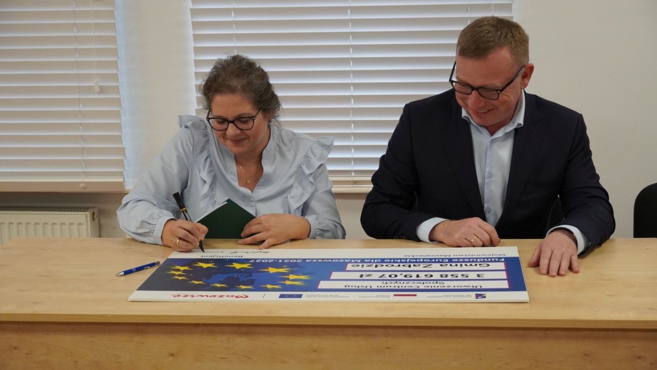 Podpisanie umów w ramach programu Fundusze Europejskie dla Mazowsza 2021–2027 [30.10.2026] - zdjęcie #47 - eOstroleka.pl