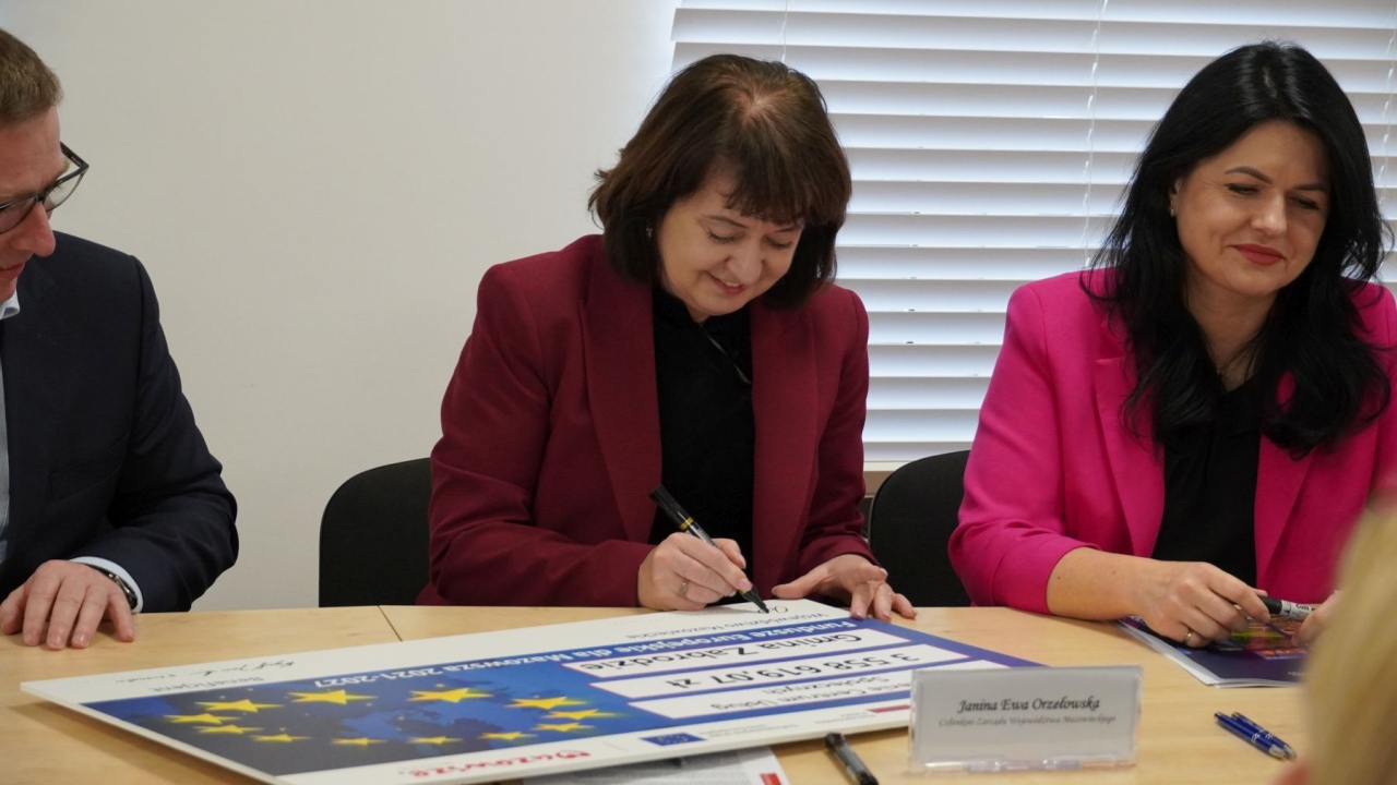 Podpisanie umów w ramach programu Fundusze Europejskie dla Mazowsza 2021–2027 [30.10.2026] - zdjęcie #46 - eOstroleka.pl