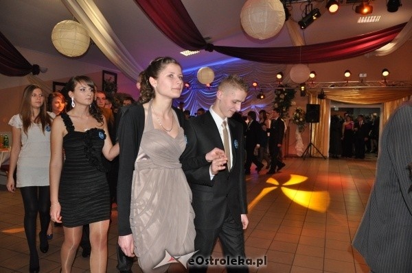 Studniówka 2012: Bal maturalny uczniów 1 LO [14.I.2012]  - zdjęcie #186 - eOstroleka.pl