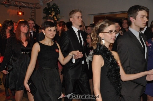 Studniówka 2012: Bal maturalny uczniów 1 LO [14.I.2012]  - zdjęcie #146 - eOstroleka.pl