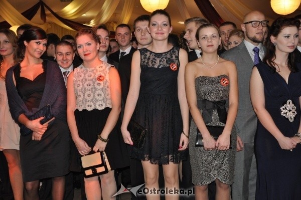 Studniówka 2012: Bal maturalny uczniów 1 LO [14.I.2012]  - zdjęcie #142 - eOstroleka.pl