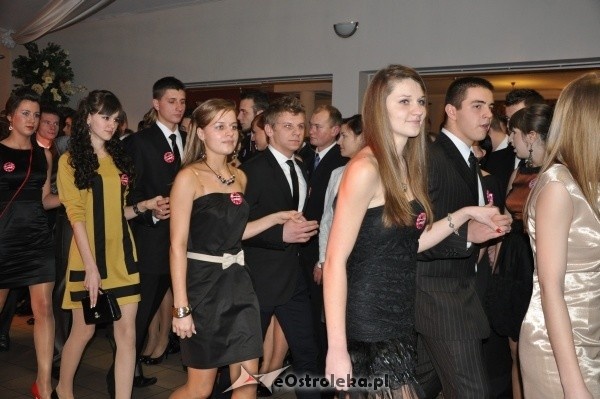 Studniówka 2012: Bal maturalny uczniów 1 LO [14.I.2012]  - zdjęcie #138 - eOstroleka.pl