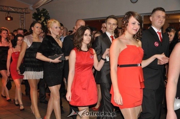 Studniówka 2012: Bal maturalny uczniów 1 LO [14.I.2012]  - zdjęcie #136 - eOstroleka.pl