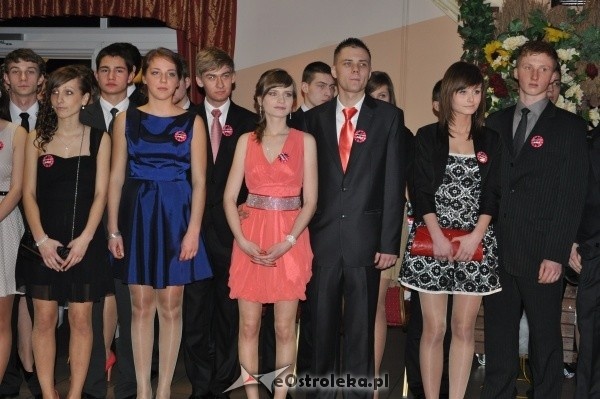 Studniówka 2012: Bal maturalny uczniów 1 LO [14.I.2012]  - zdjęcie #132 - eOstroleka.pl