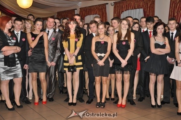 Studniówka 2012: Bal maturalny uczniów 1 LO [14.I.2012]  - zdjęcie #131 - eOstroleka.pl