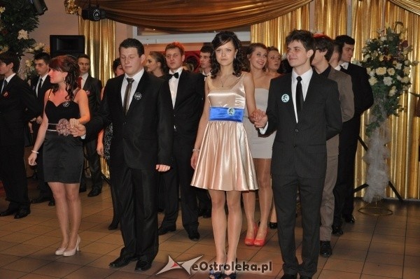 Studniówka 2012: Bal maturalny uczniów 1 LO [14.I.2012]  - zdjęcie #123 - eOstroleka.pl