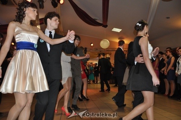 Studniówka 2012: Bal maturalny uczniów 1 LO [14.I.2012]  - zdjęcie #115 - eOstroleka.pl