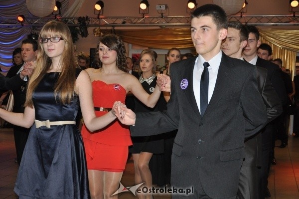 Studniówka 2012: Bal maturalny uczniów 1 LO [14.I.2012]  - zdjęcie #107 - eOstroleka.pl