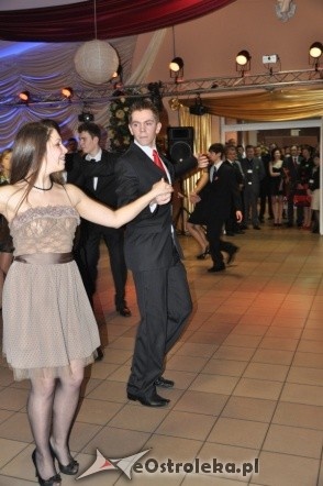 Studniówka 2012: Bal maturalny uczniów 1 LO [14.I.2012]  - zdjęcie #102 - eOstroleka.pl