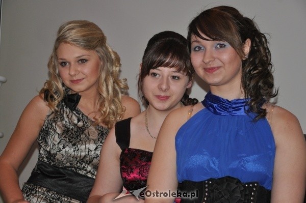 Studniówka 2012: Bal maturalny uczniów 1 LO [14.I.2012]  - zdjęcie #80 - eOstroleka.pl