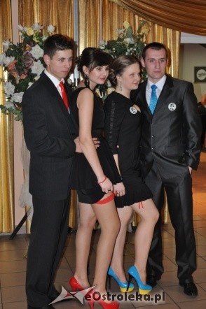 Studniówka 2012: Bal maturalny uczniów 1 LO [14.I.2012]  - zdjęcie #68 - eOstroleka.pl