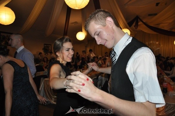 Studniówka 2012: Bal maturalny uczniów 1 LO [14.I.2012]  - zdjęcie #58 - eOstroleka.pl