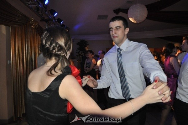 Studniówka 2012: Bal maturalny uczniów 1 LO [14.I.2012]  - zdjęcie #55 - eOstroleka.pl