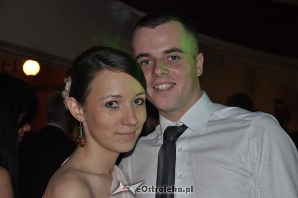 Studniówka 2012: Bal maturalny uczniów 1 LO [14.I.2012]  - zdjęcie #42 - eOstroleka.pl