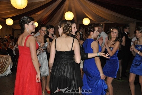 Studniówka 2012: Bal maturalny uczniów 1 LO [14.I.2012]  - zdjęcie #40 - eOstroleka.pl