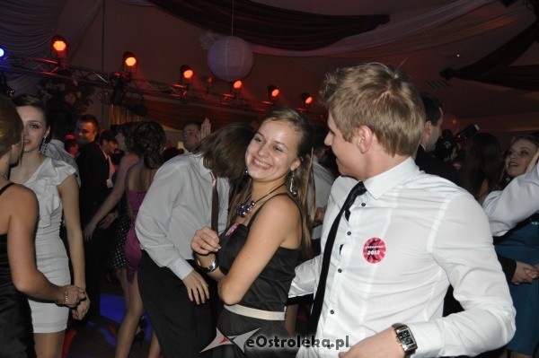 Studniówka 2012: Bal maturalny uczniów 1 LO [14.I.2012]  - zdjęcie #34 - eOstroleka.pl