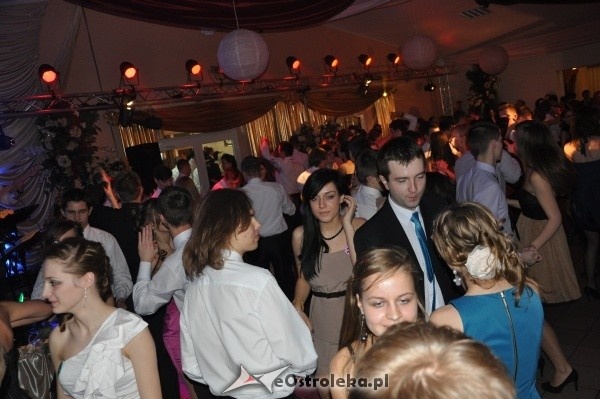 Studniówka 2012: Bal maturalny uczniów 1 LO [14.I.2012]  - zdjęcie #32 - eOstroleka.pl