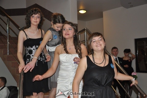 Studniówka 2012: Bal maturalny uczniów 1 LO [14.I.2012]  - zdjęcie #29 - eOstroleka.pl