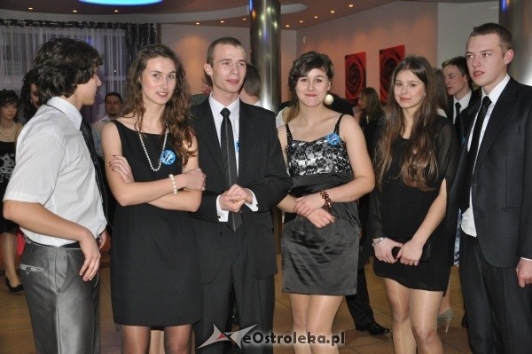 Studniówka 2012: Bal maturalny uczniów 1 LO [14.I.2012]  - zdjęcie #27 - eOstroleka.pl