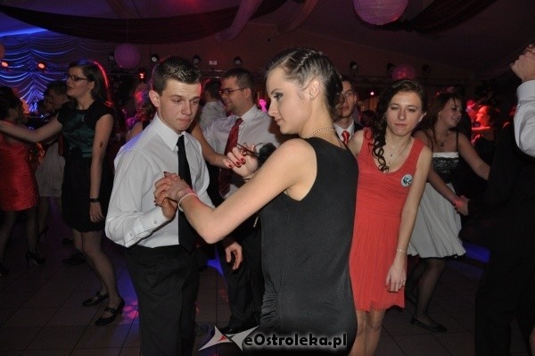 Studniówka 2012: Bal maturalny uczniów 1 LO [14.I.2012]  - zdjęcie #19 - eOstroleka.pl