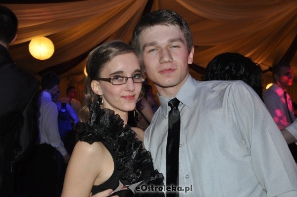 Studniówka 2012: Bal maturalny uczniów 1 LO [14.I.2012]  - zdjęcie #10 - eOstroleka.pl
