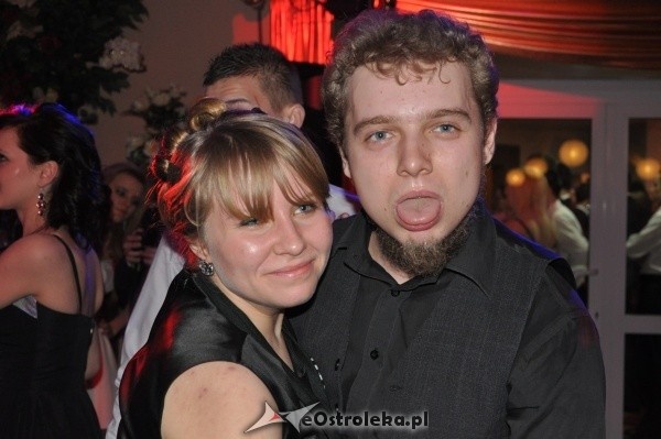 Studniówka 2012: Bal maturalny uczniów 1 LO [14.I.2012]  - zdjęcie #7 - eOstroleka.pl