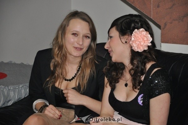 Studniówka 2012: Bal maturalny uczniów 1 LO [14.I.2012]  - zdjęcie #5 - eOstroleka.pl
