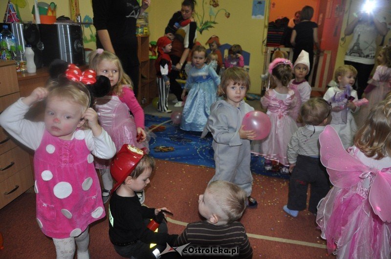 Bal karnawałowy w żłobku Jaś i Małgosia [17.I.2012] - zdjęcie #14 - eOstroleka.pl