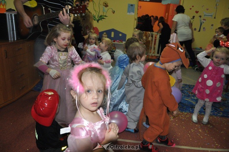 Bal karnawałowy w żłobku Jaś i Małgosia [17.I.2012] - zdjęcie #13 - eOstroleka.pl
