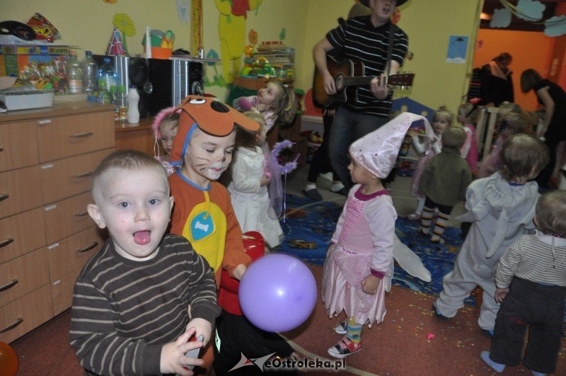Bal karnawałowy w żłobku Jaś i Małgosia [17.I.2012] - zdjęcie #12 - eOstroleka.pl