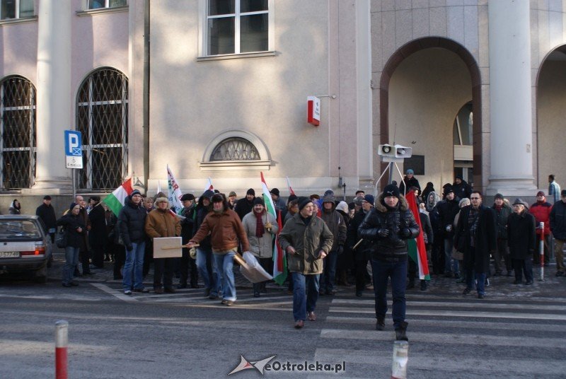 Pikieta przed siedzibą przedstawicielstwa Komisji Europejskiej w Warszawie [17.I.2012] - zdjęcie #44 - eOstroleka.pl
