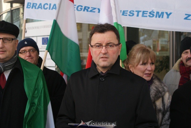 Pikieta przed siedzibą przedstawicielstwa Komisji Europejskiej w Warszawie [17.I.2012] - zdjęcie #6 - eOstroleka.pl