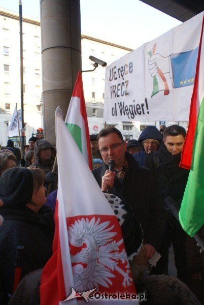 Pikieta przed siedzibą przedstawicielstwa Komisji Europejskiej w Warszawie [17.I.2012] - zdjęcie #36 - eOstroleka.pl