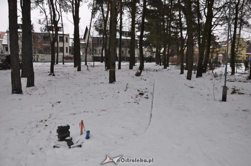 Las przy ulicy Bursztynowej zmienił się w plac budowy [19.I.2012] - zdjęcie #11 - eOstroleka.pl