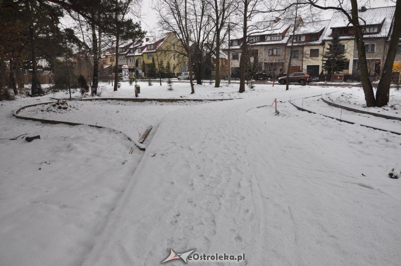 Las przy ulicy Bursztynowej zmienił się w plac budowy [19.I.2012] - zdjęcie #9 - eOstroleka.pl