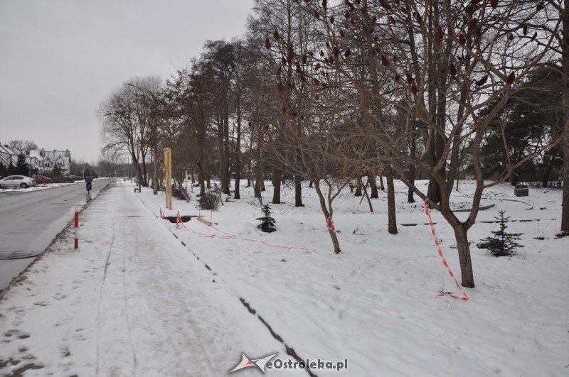 Las przy ulicy Bursztynowej zmienił się w plac budowy [19.I.2012] - zdjęcie #4 - eOstroleka.pl