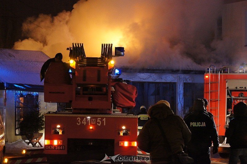 Pożar w Avalonie [2.2.2012] - zdjęcie #1 - eOstroleka.pl
