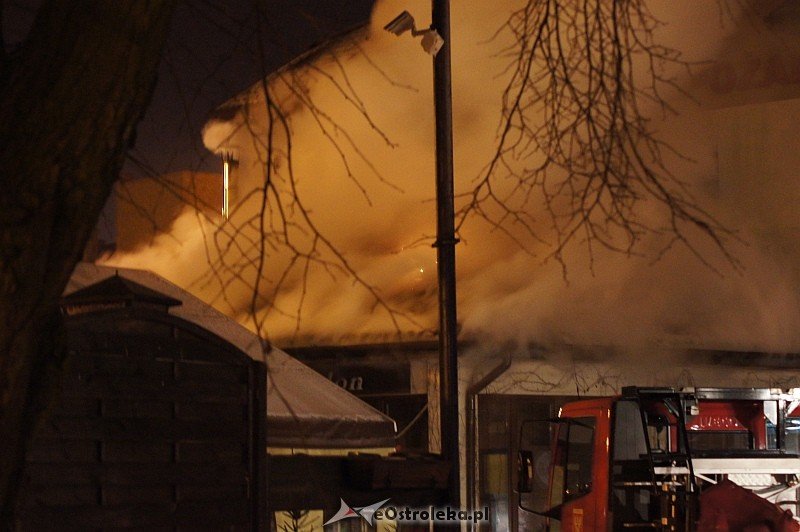 Pożar w Avalonie [2.2.2012] - zdjęcie #4 - eOstroleka.pl
