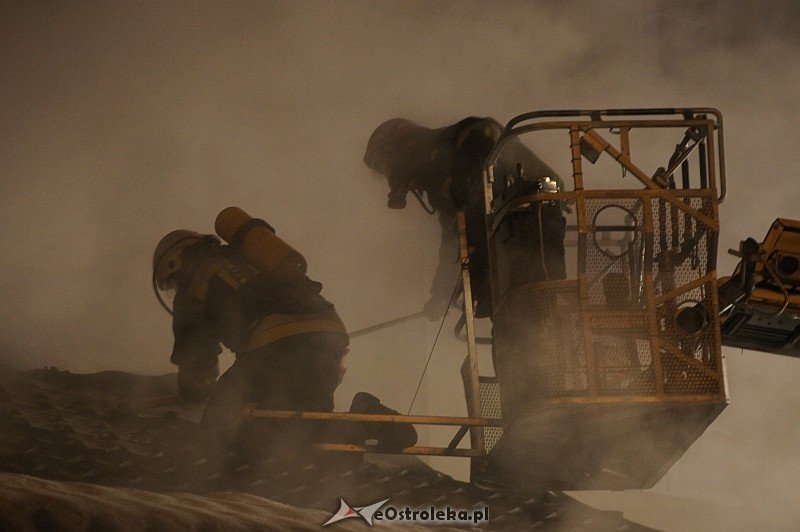 Pożar w Avalonie [2.2.2012] - zdjęcie #37 - eOstroleka.pl