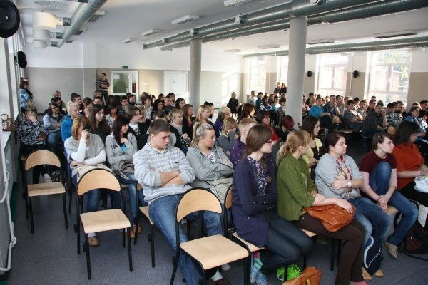 ZSZ 2: Uczniowie rozmawiali o tym dlaczego warto być dawcą szpitku kostnego [2.II.2012] - zdjęcie #2 - eOstroleka.pl